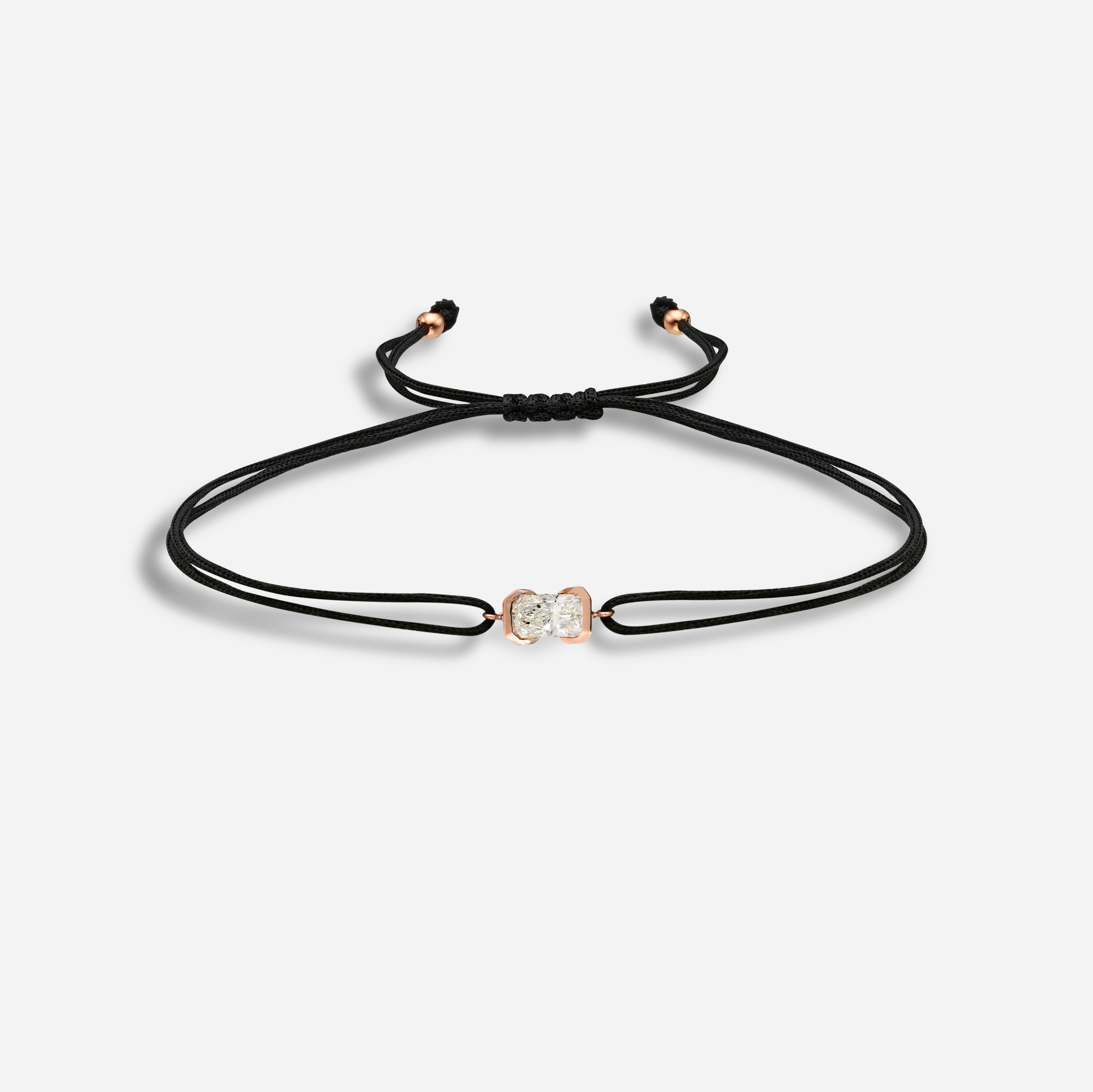 The Kiss | Macrame Bracelet with Radian Cut Lab Diamond