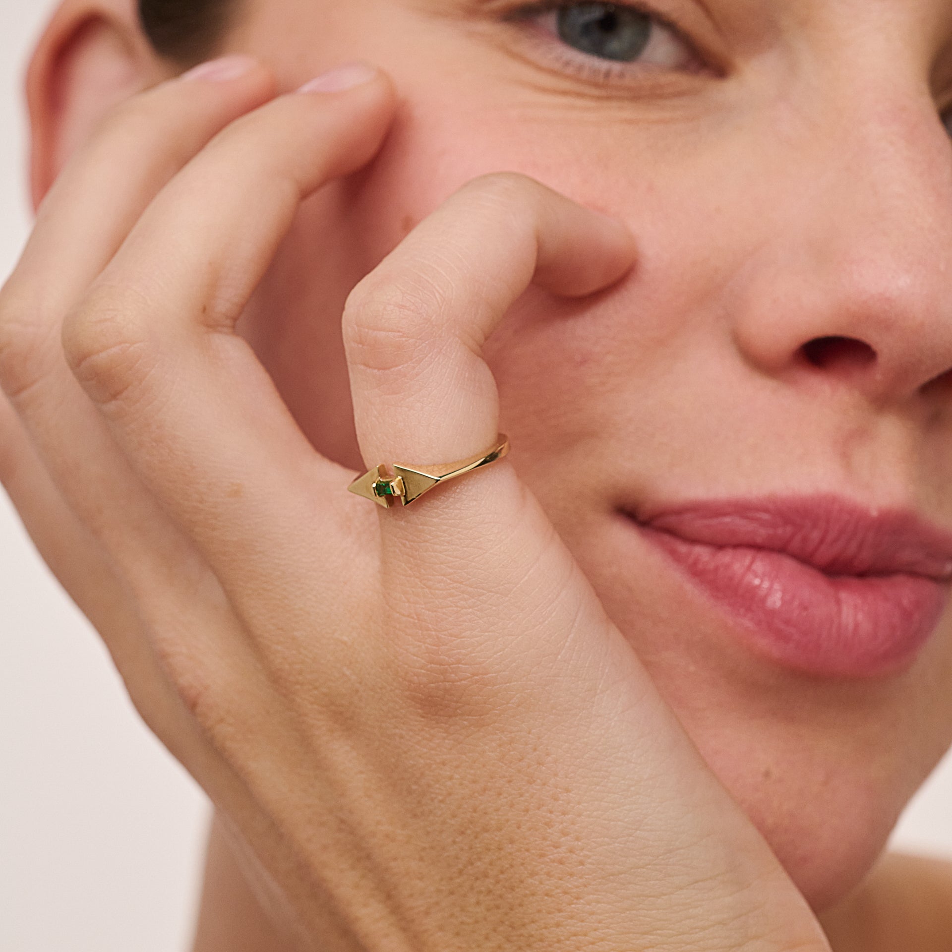 Jägger Signet Ring | Emerald Baguette