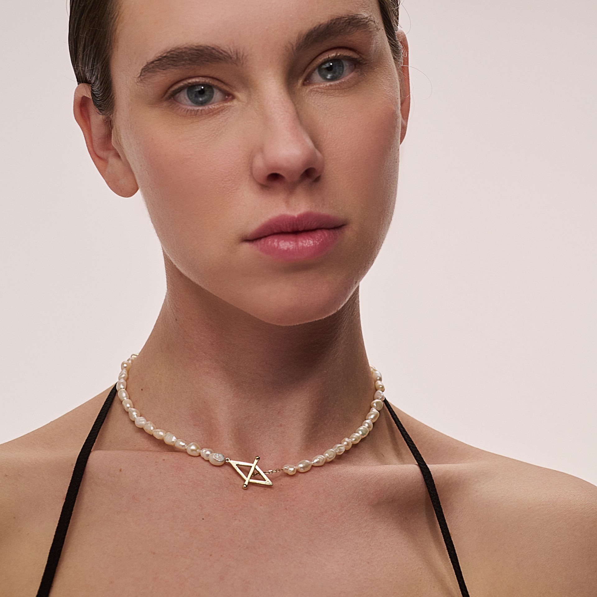 La Pearl | Single Amorphic Row