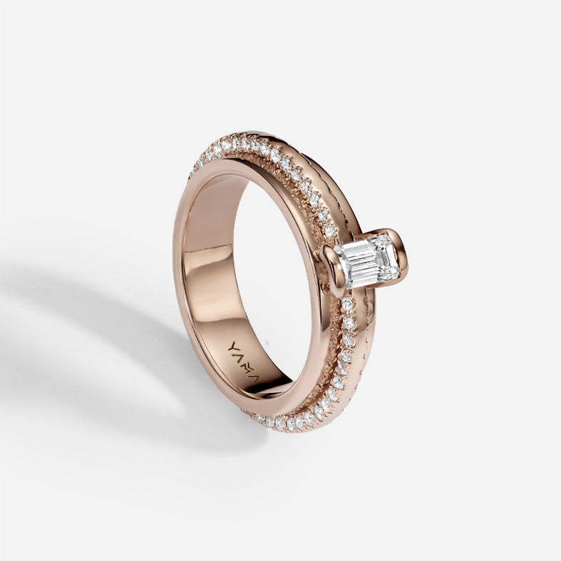 Le Pyramid | Emerald Cut & Hidden Pavé