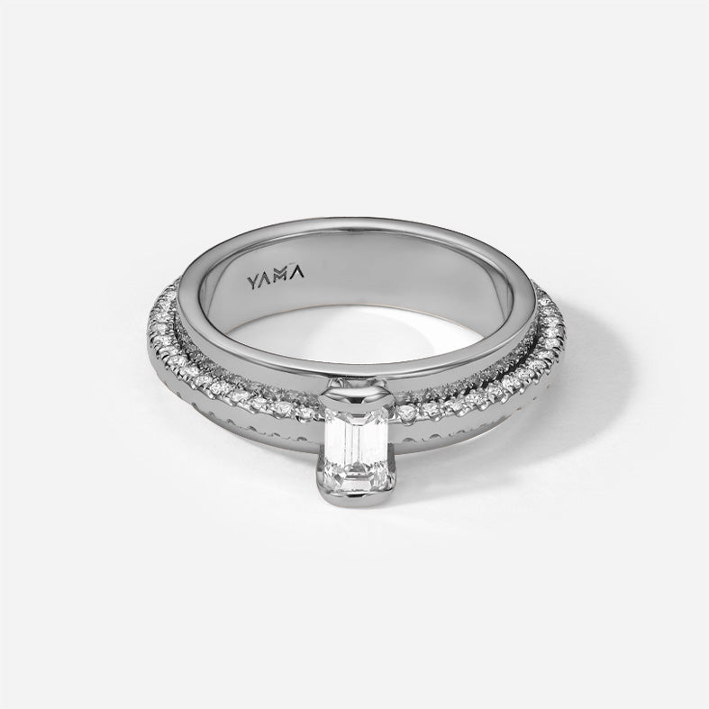Le Pyramid | Emerald Cut & Hidden Pavé