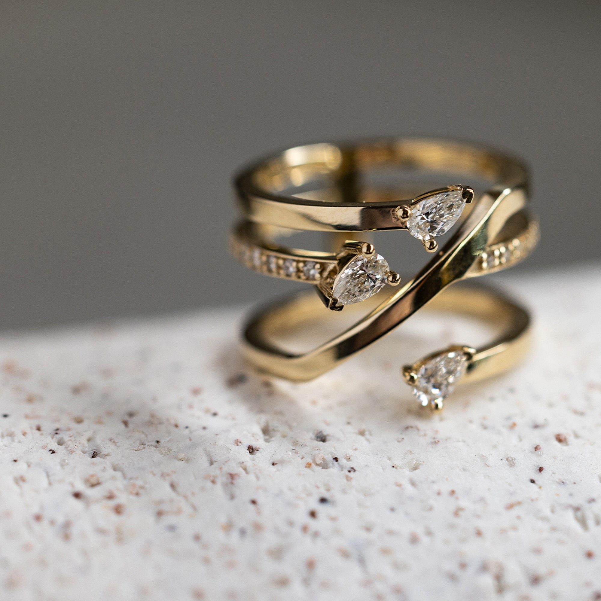 Serpentine | Diamond Ring