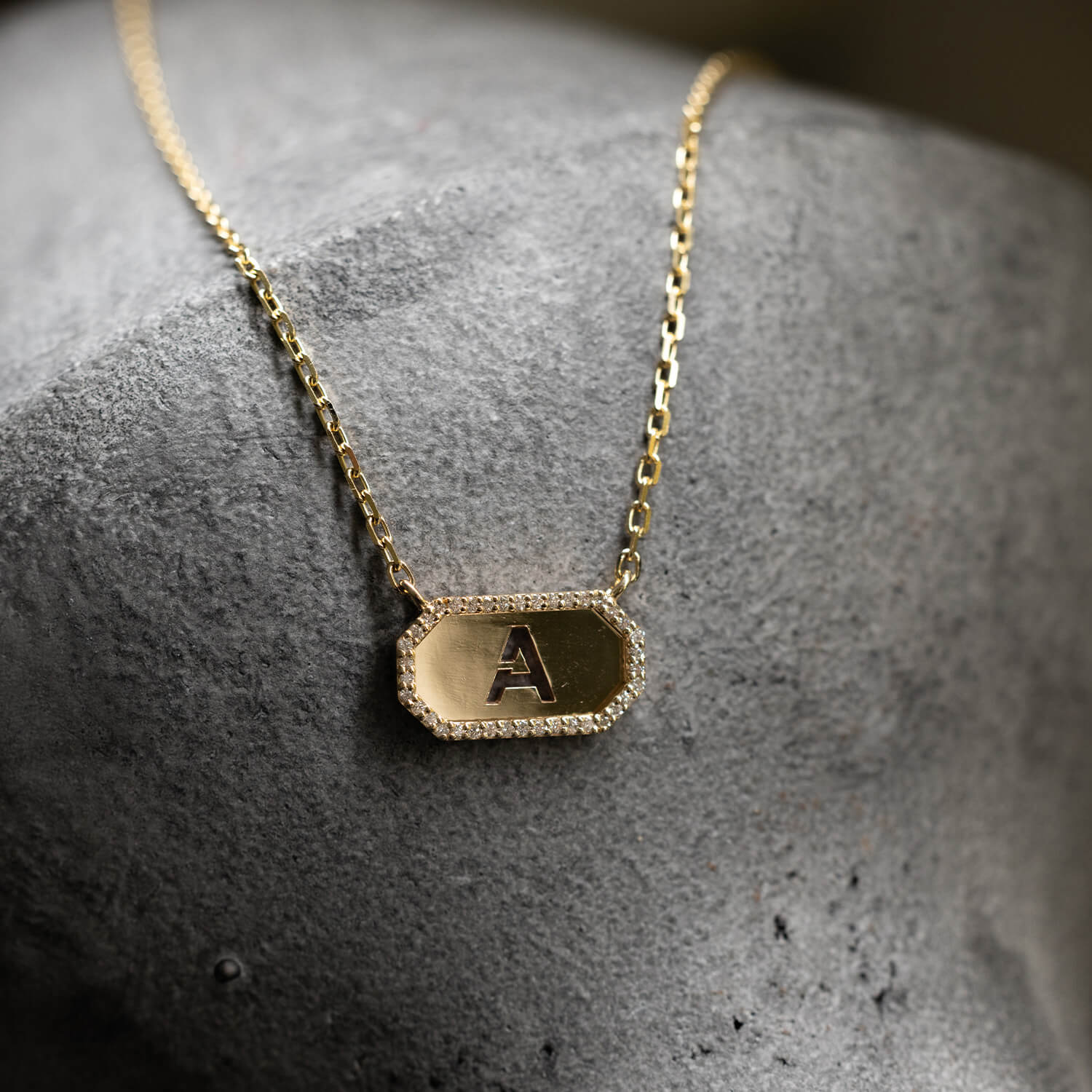 MOM Monogram | TAG NECKLACE