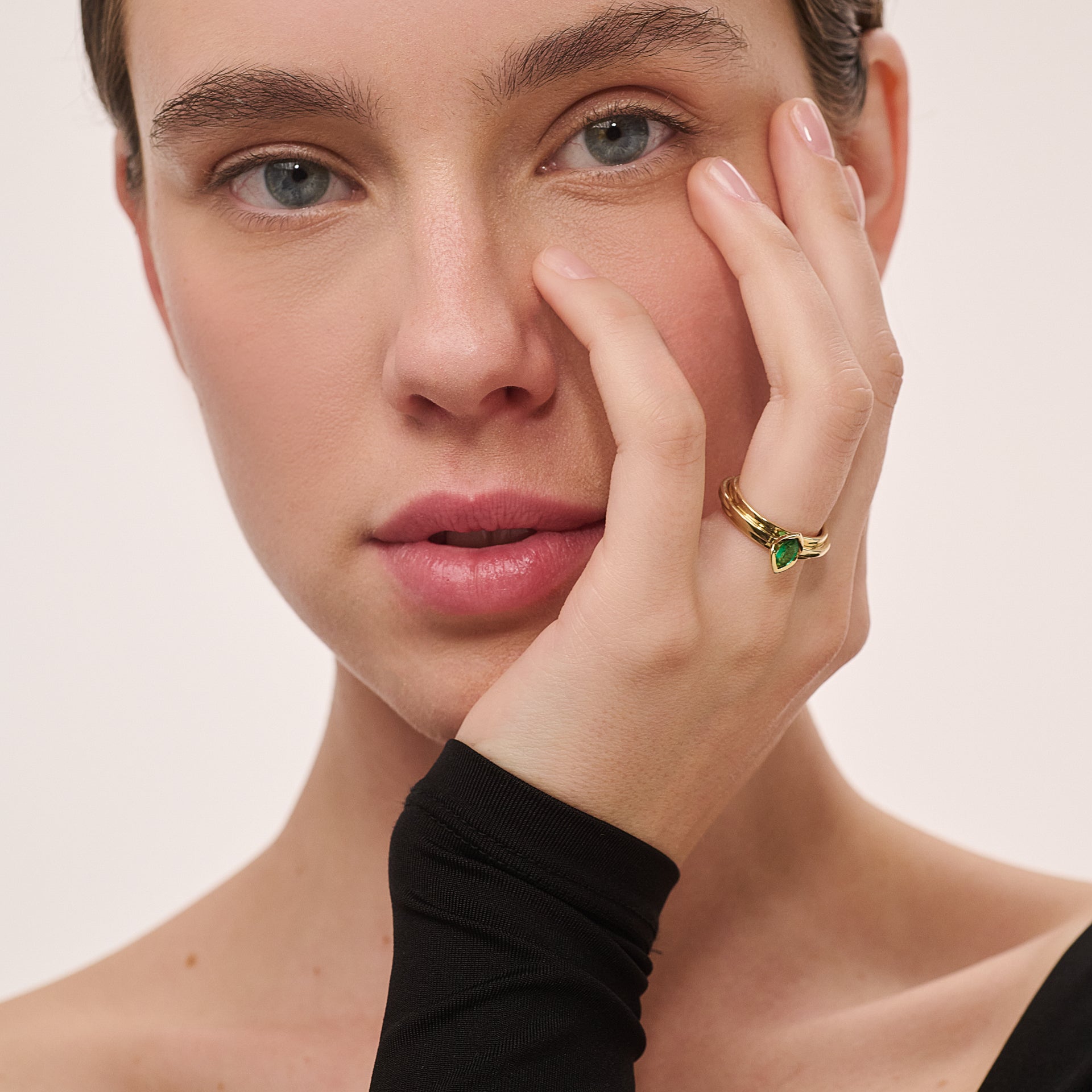 Le Pyramid | Marquise Emerald Stone