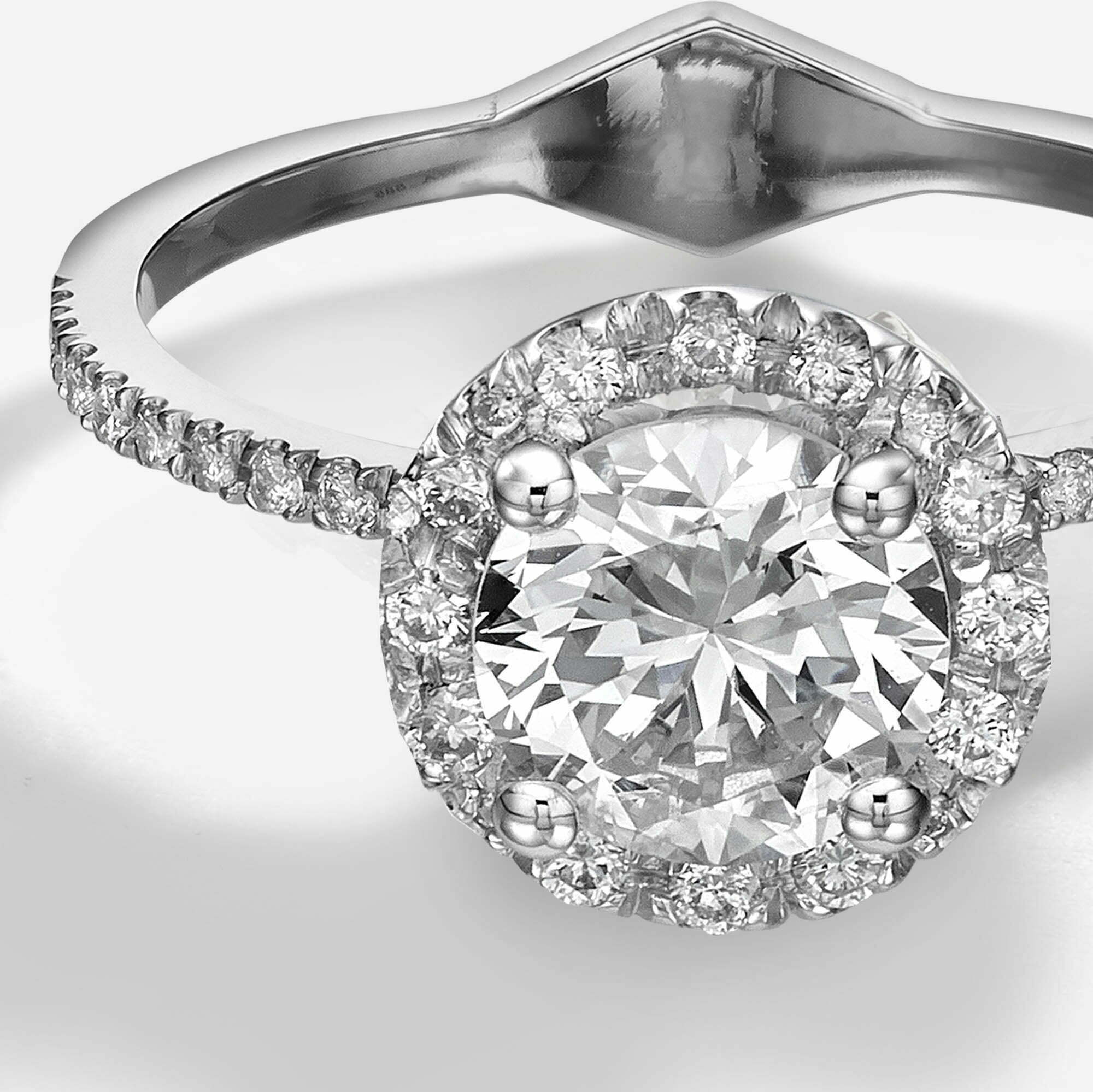 The Brilliant | Halo Pavé