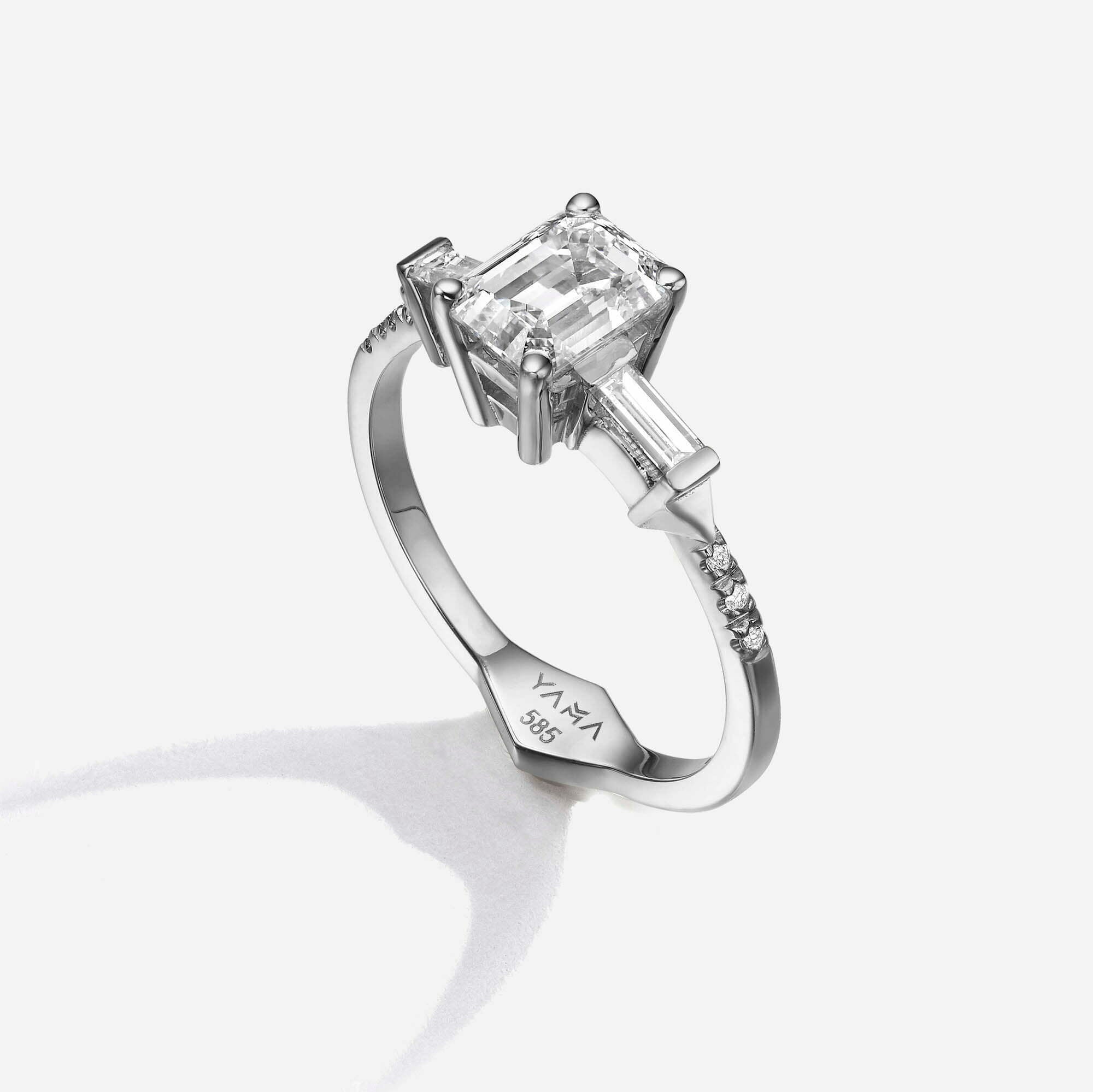 The Emerald & Baguettes | Pavé