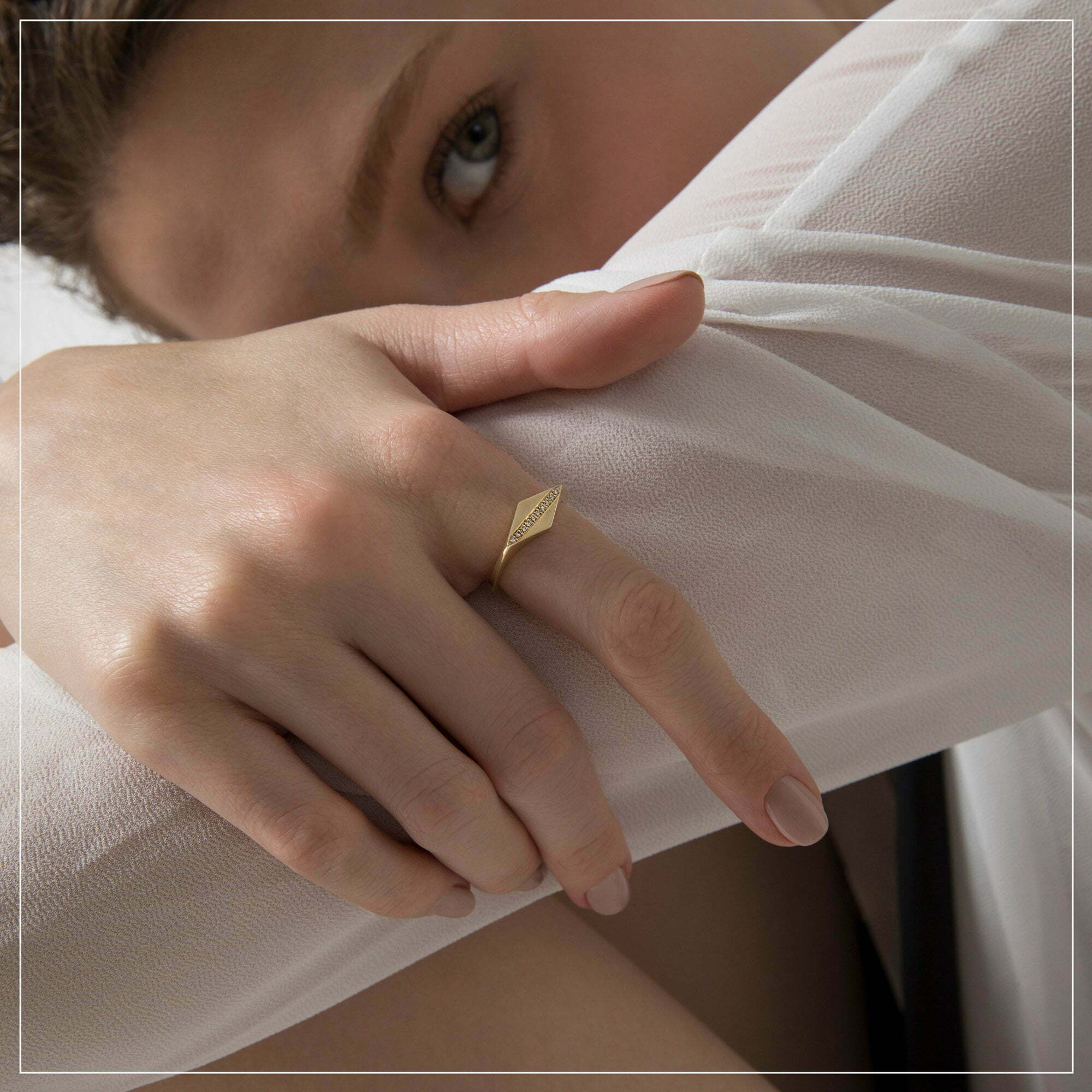 Jägger Signet Ring | Pavé