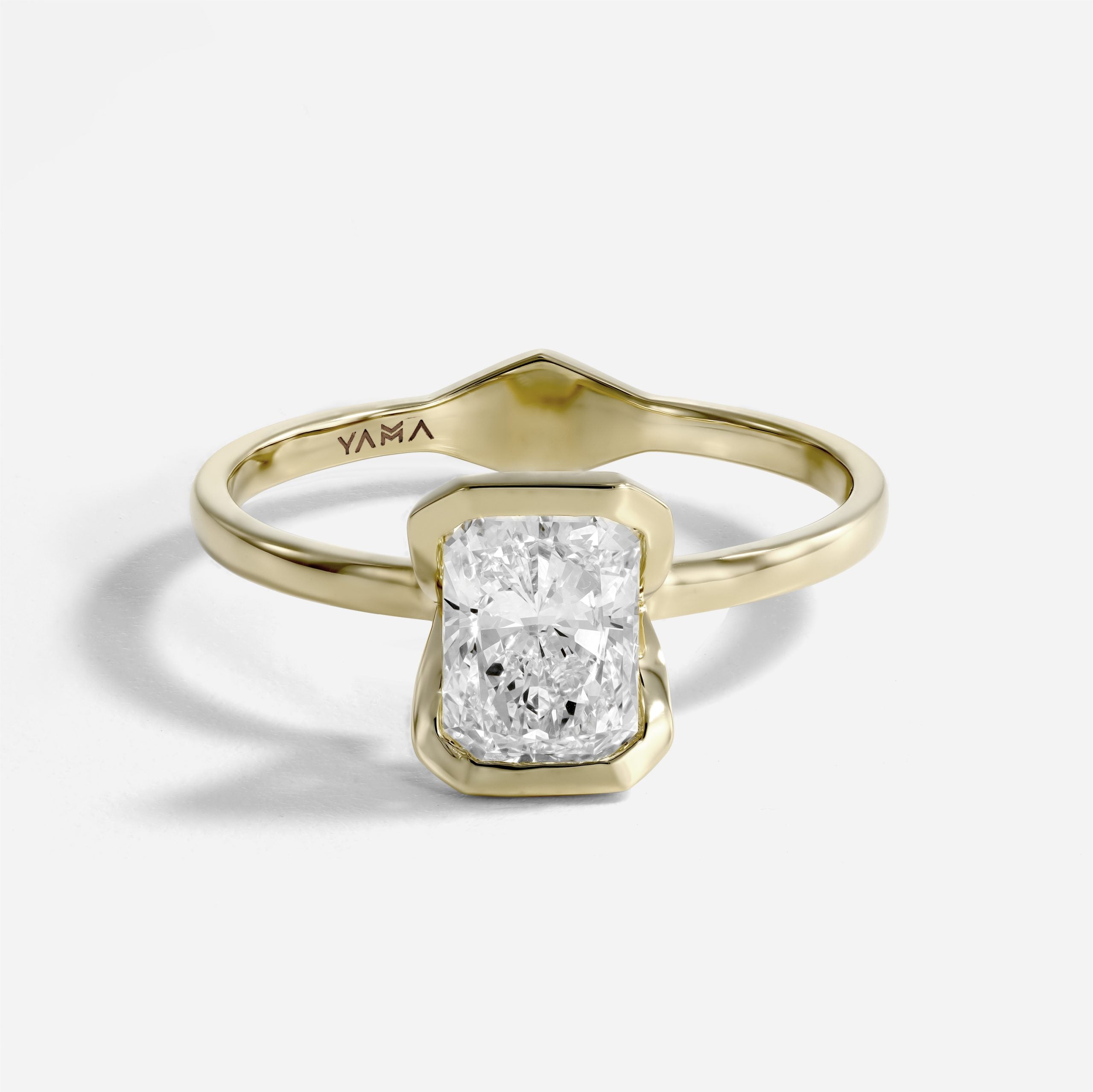 The Kiss Ring | Radiant