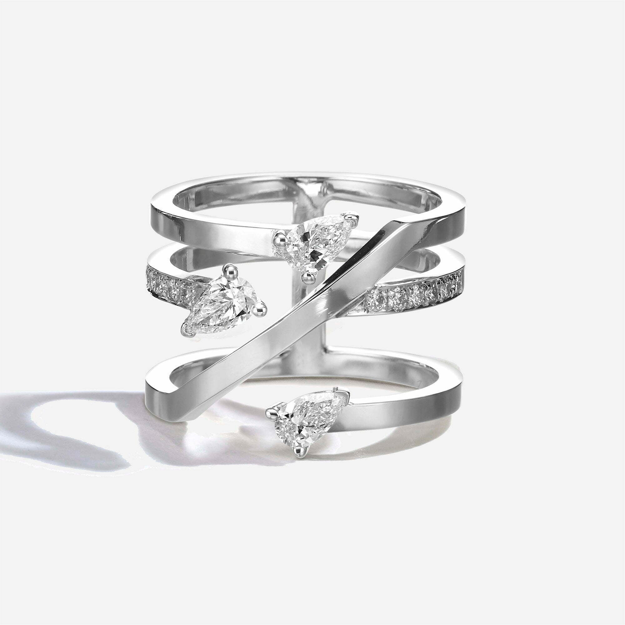 Serpentine | Diamond Ring