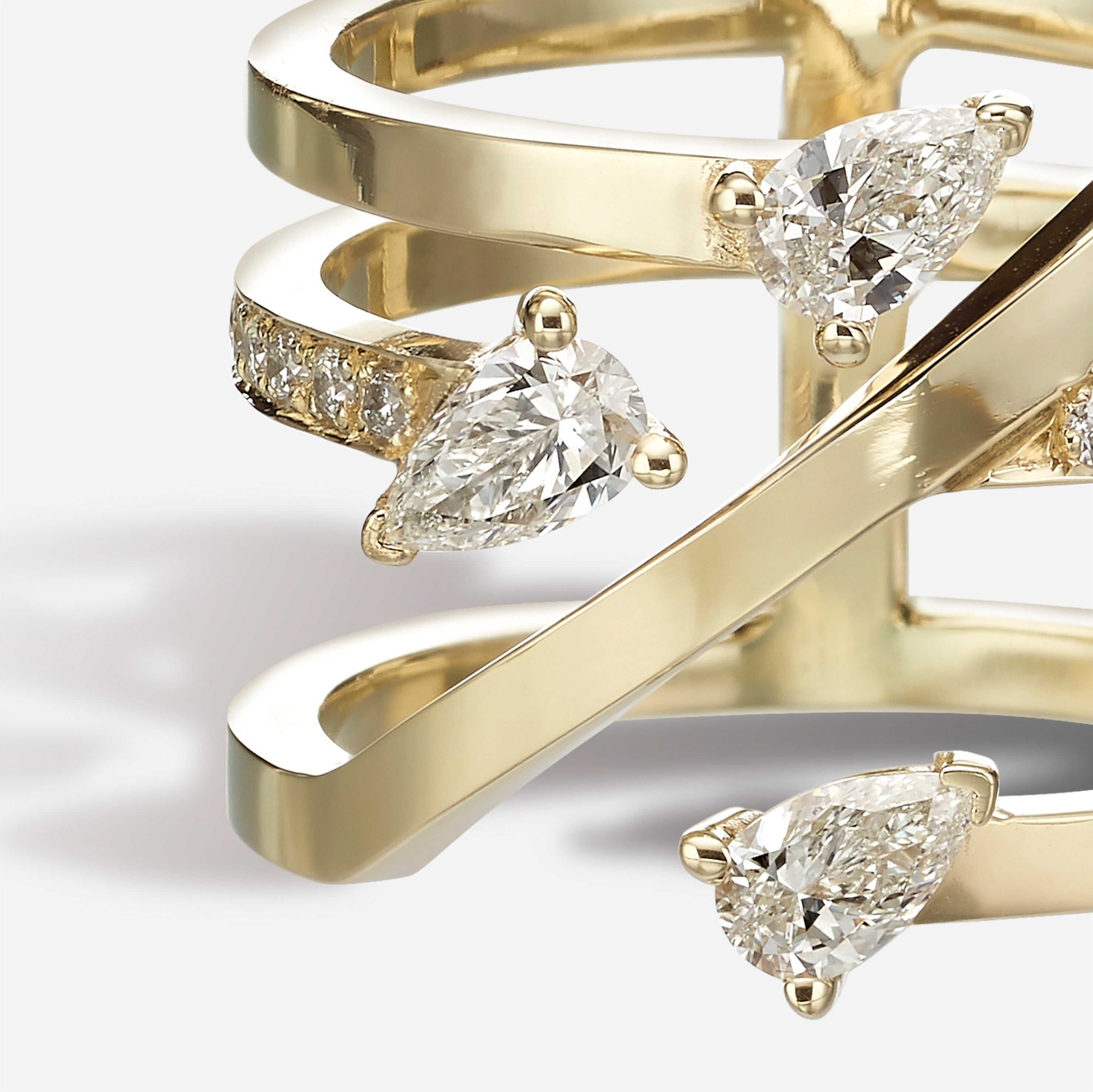 Serpentine | Diamond Ring