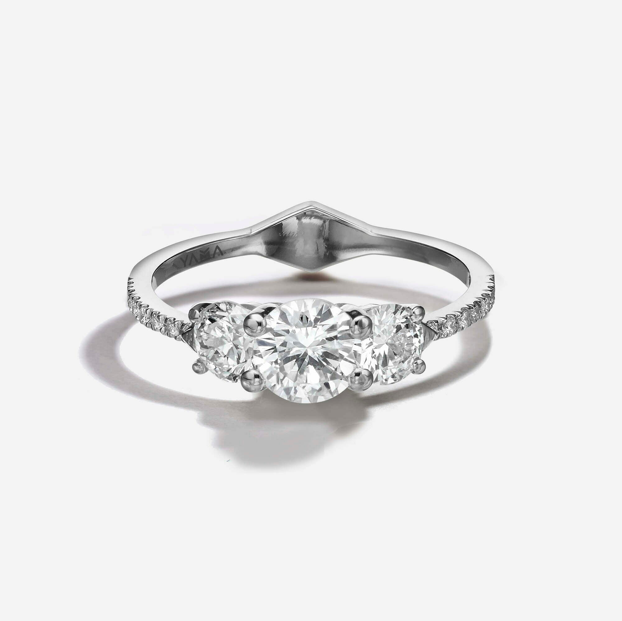 The Brilliants | Pavé