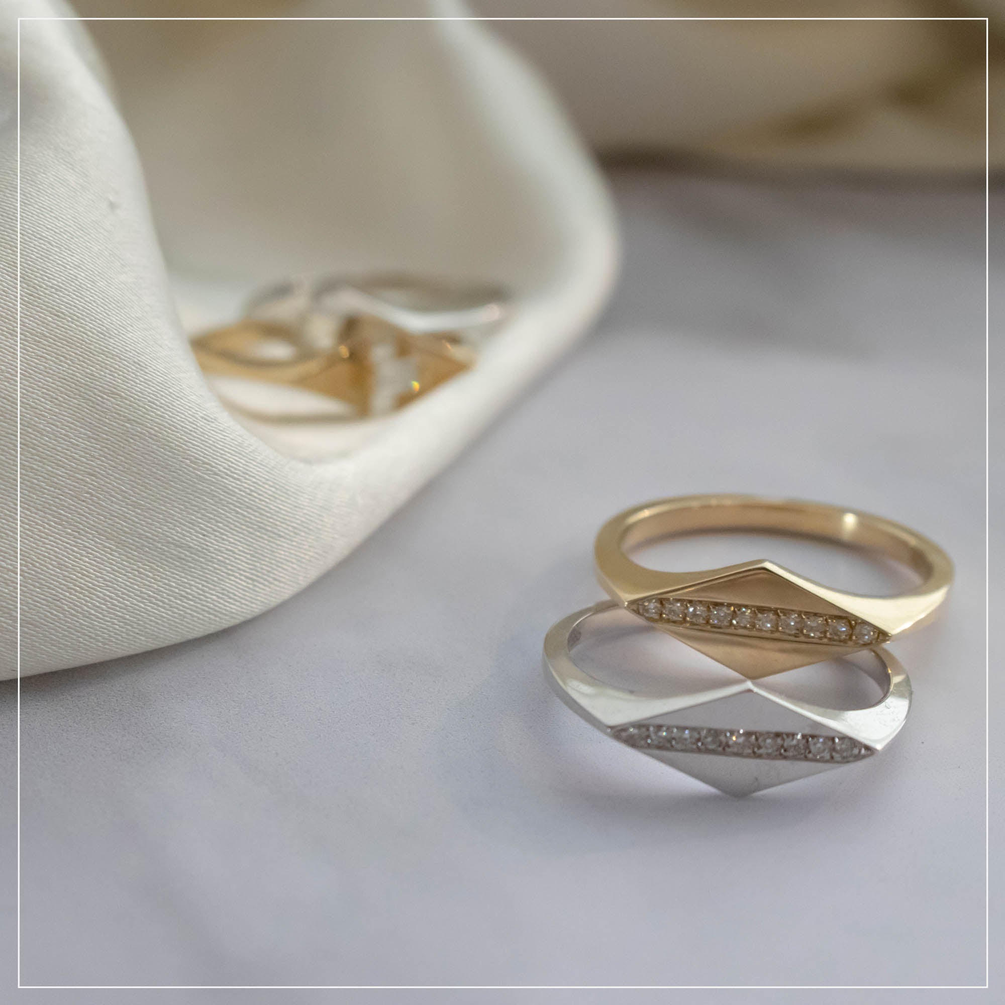Jägger Signet Ring | Pavé