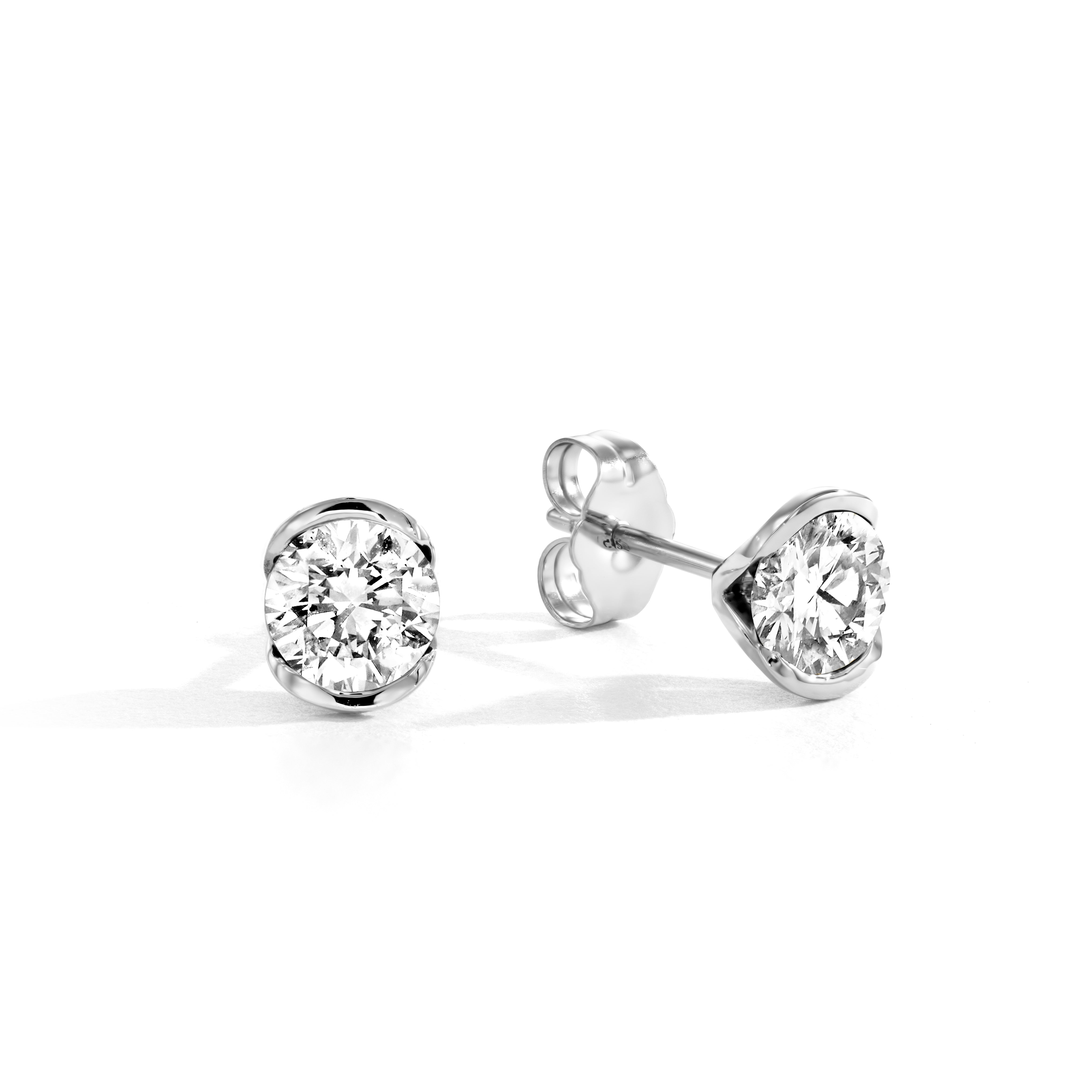 Kiss | Diamond Studs