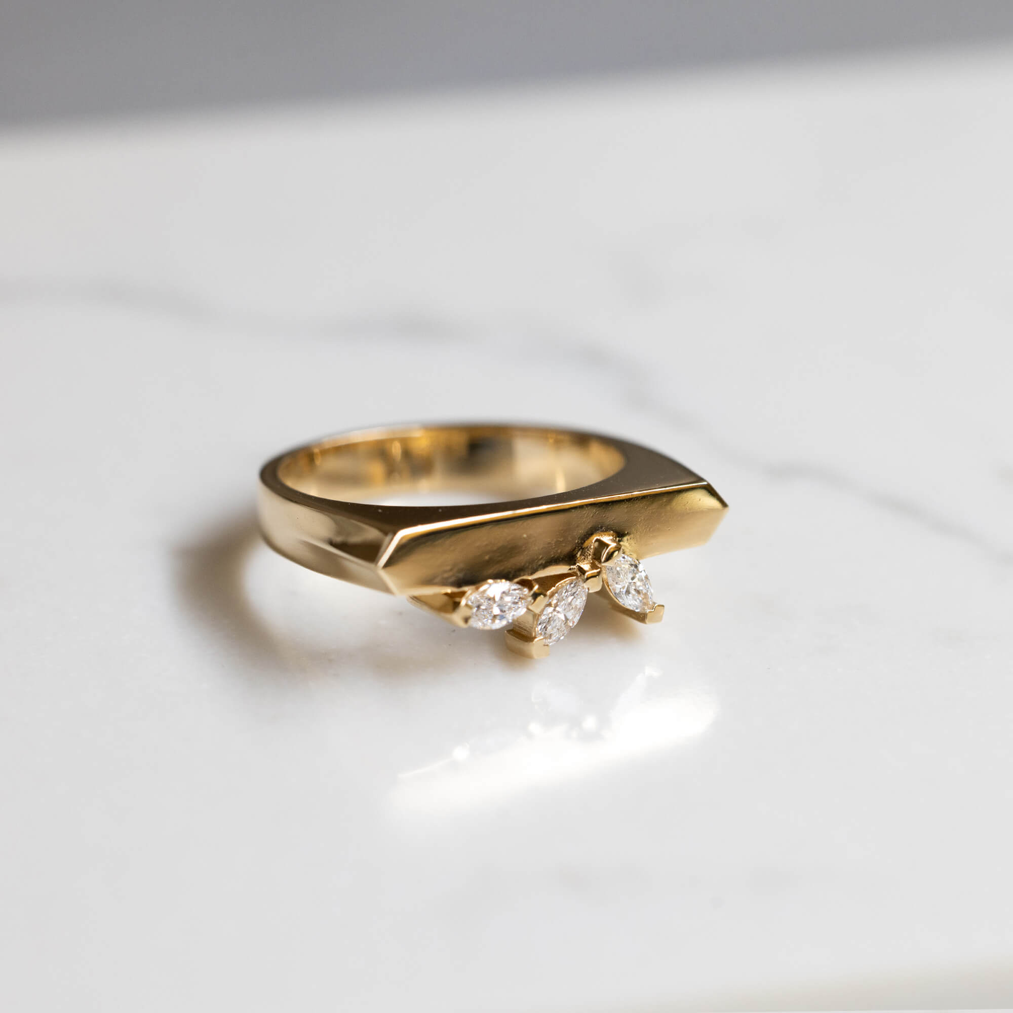 The Mini Party | Signet Ring