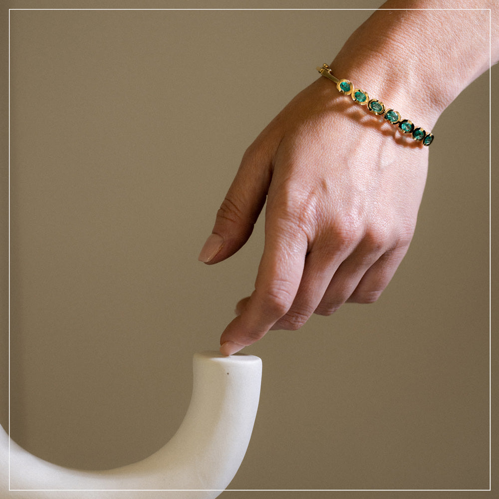 The Kiss Cuff | Emeralds