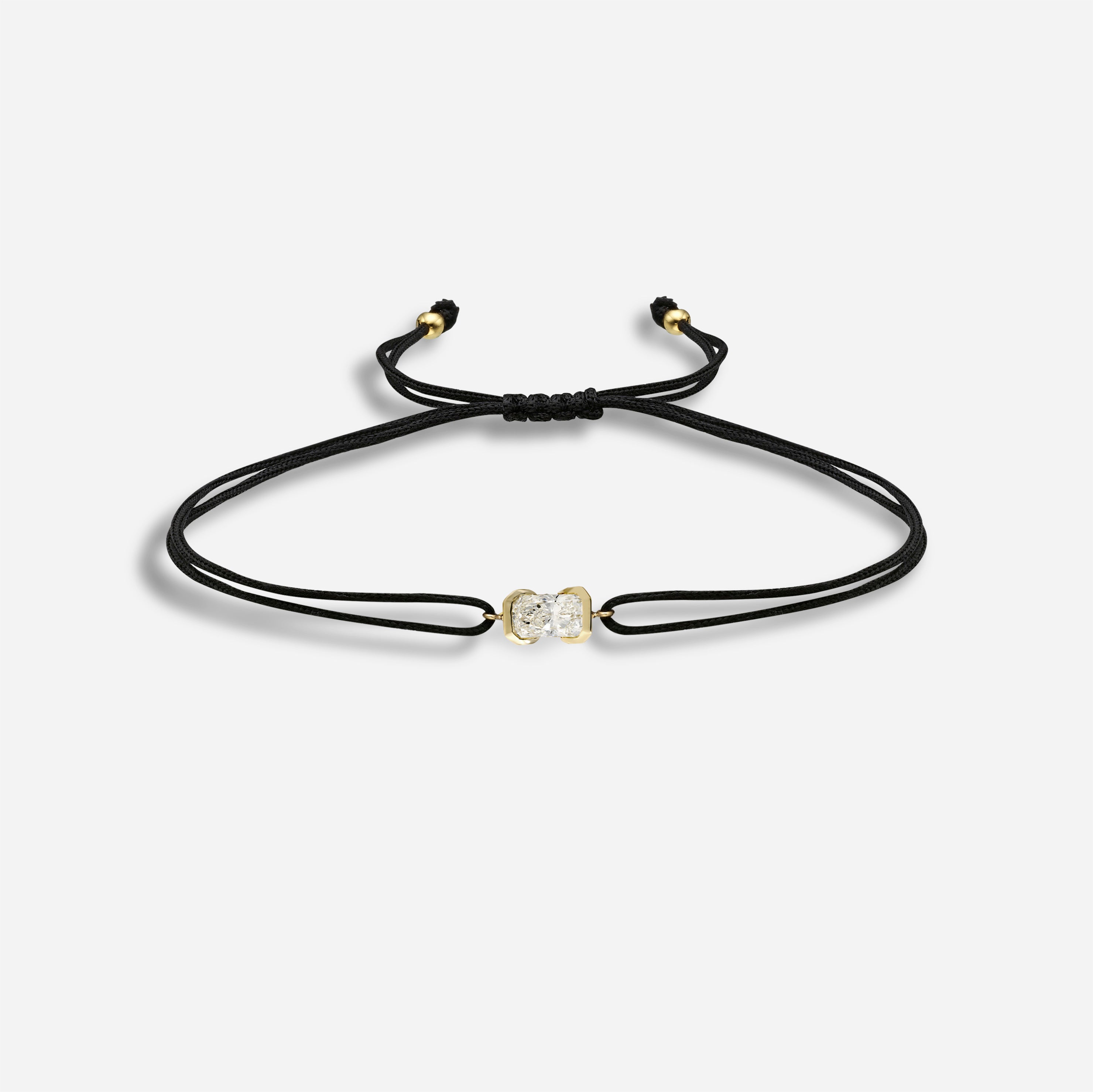 The Kiss | Macrame Bracelet with Radian Cut Lab Diamond