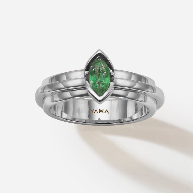 Le Pyramid | Marquise  Emerald Stone