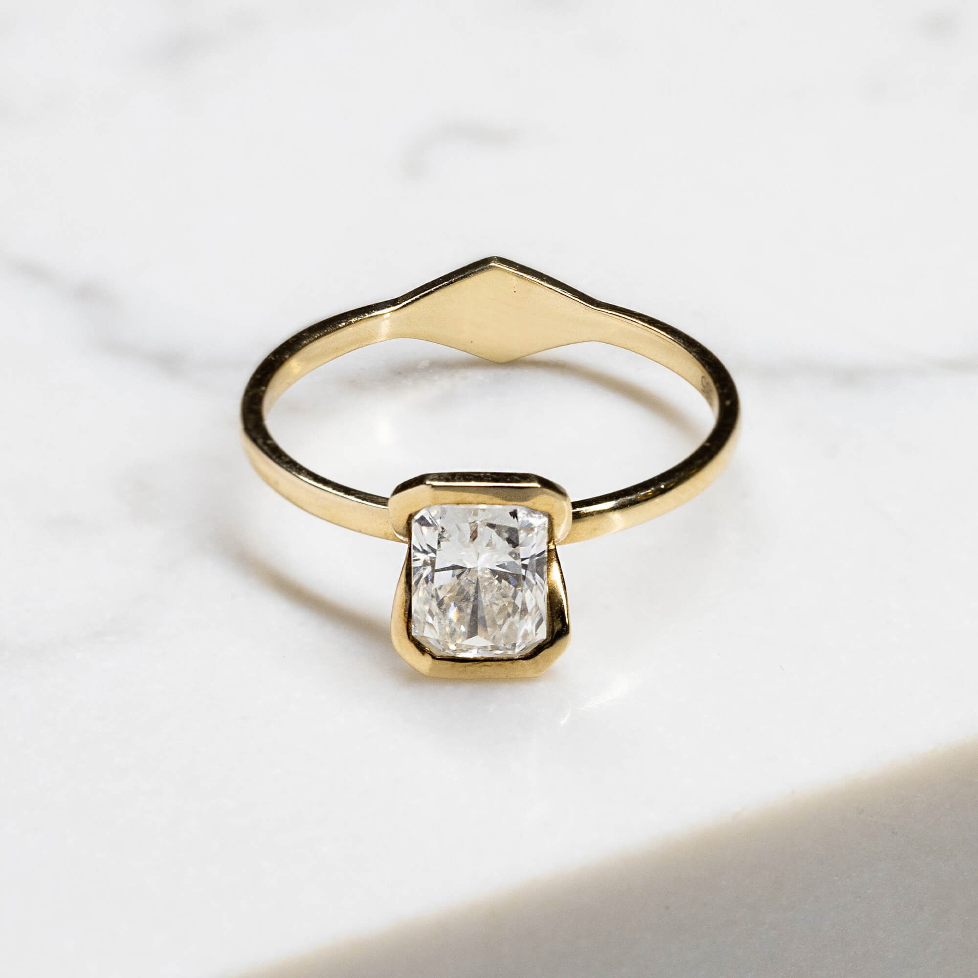 The Kiss Ring | Radiant