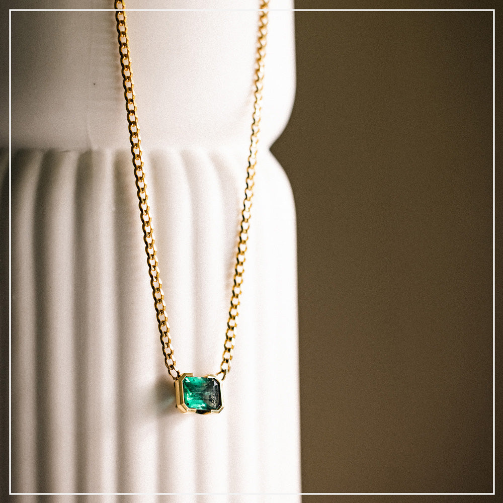 The Kiss Necklace | Emerald