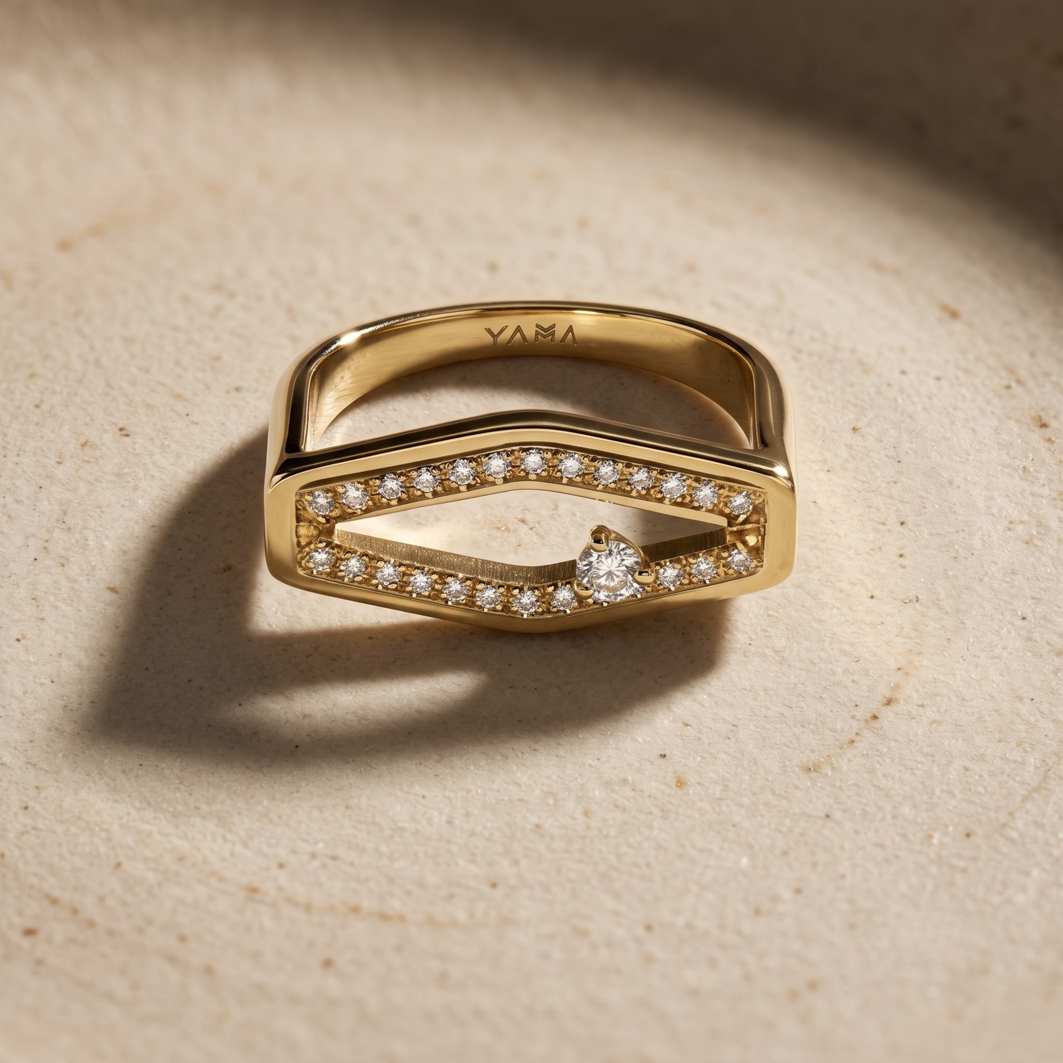 Le Pyramid U | Pavé Diamonds Ring