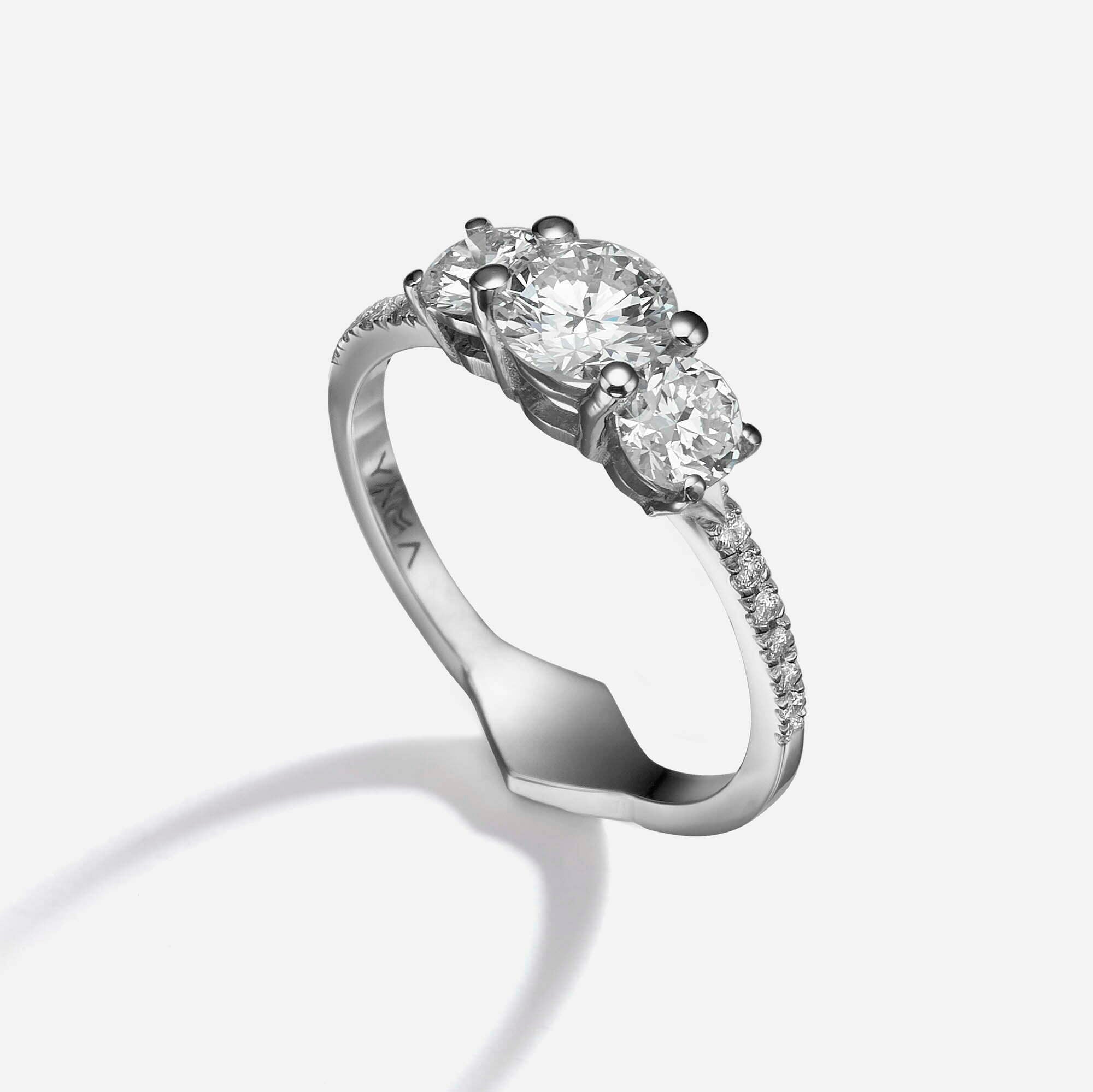 The Brilliants | Pavé