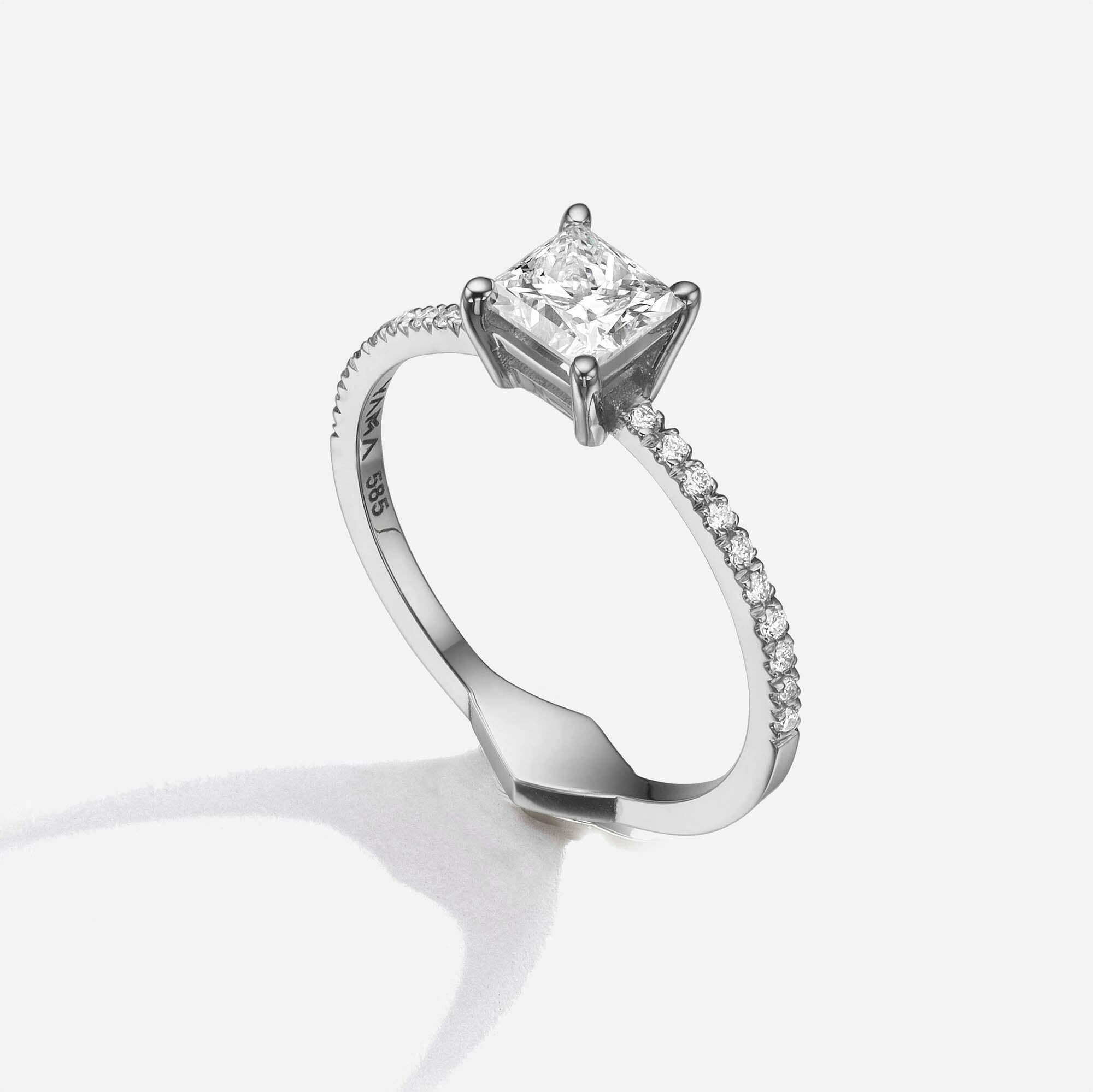 The Solitaire | Princess Pavé