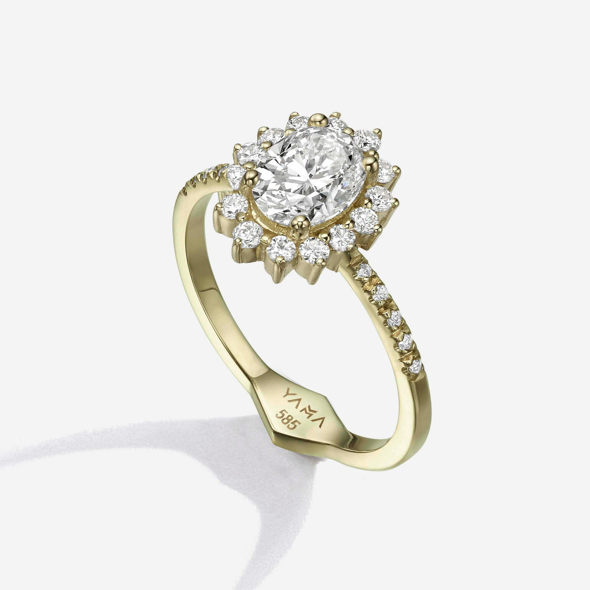 The Royal | Halo Pavé