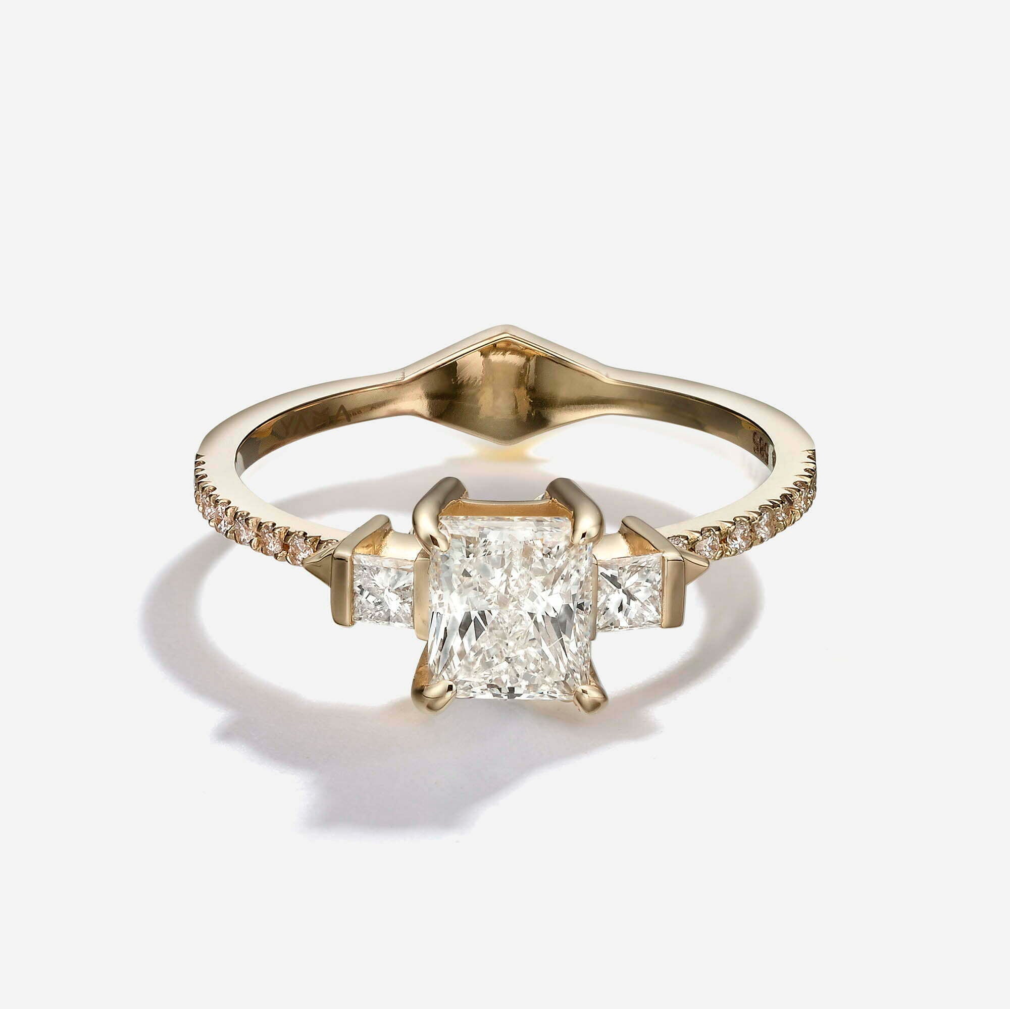 The Princesses | Pavé