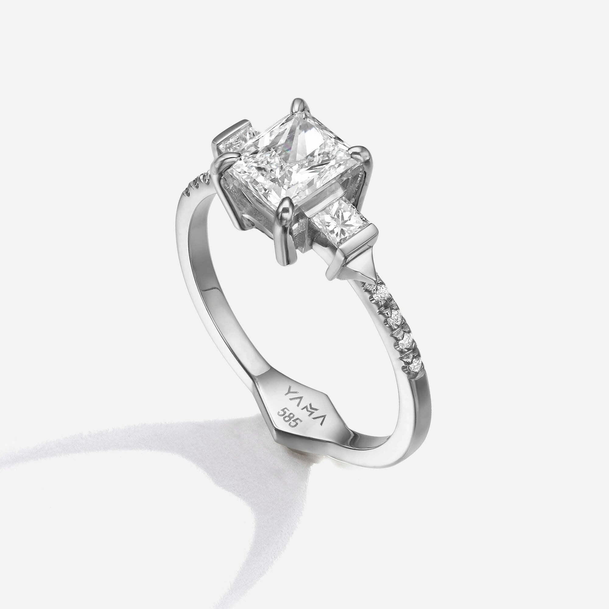 The Princesses | Pavé