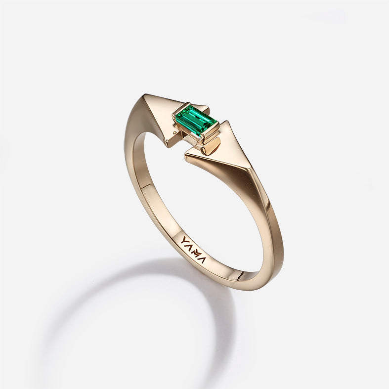 Jägger Signet Ring | Emerald Baguette