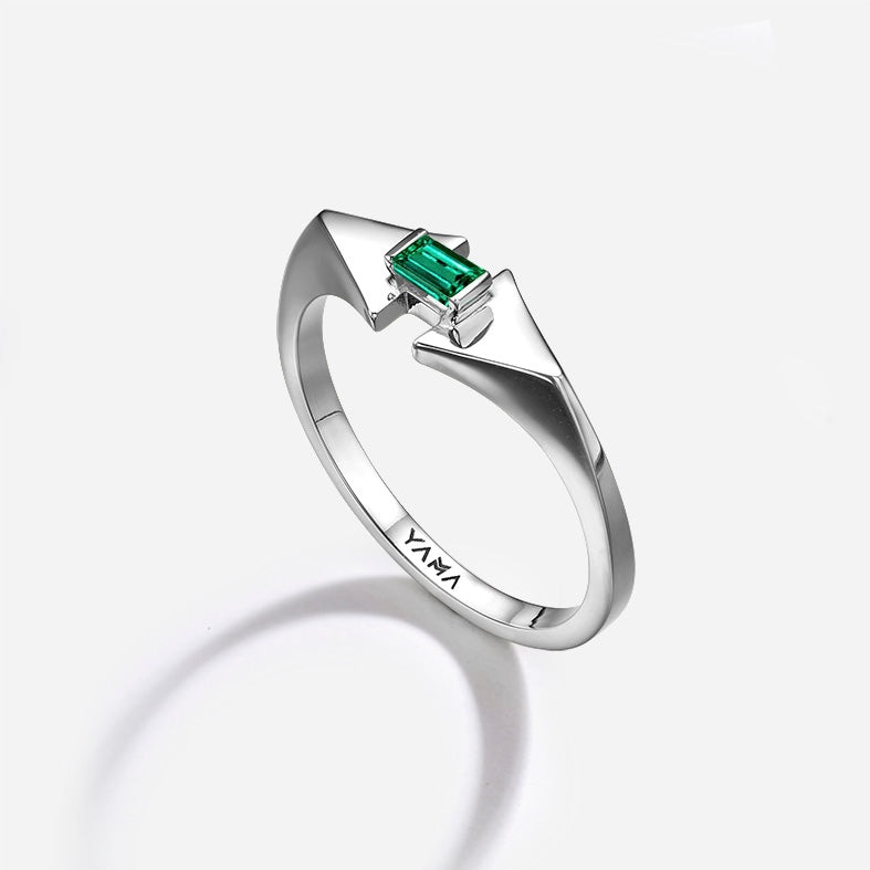 Jägger Signet Ring | Emerald Baguette