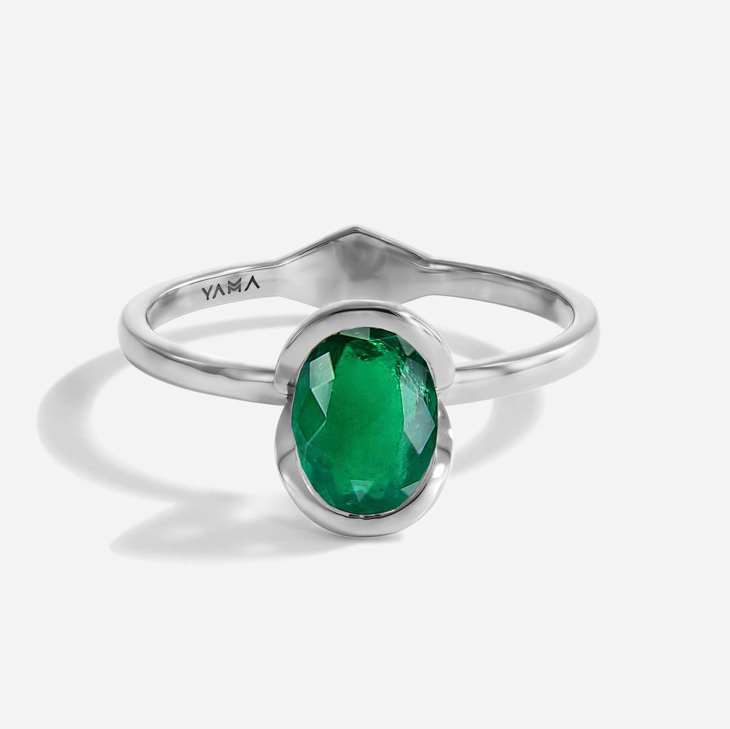 The Kiss Ring | Oval Cut Emerald