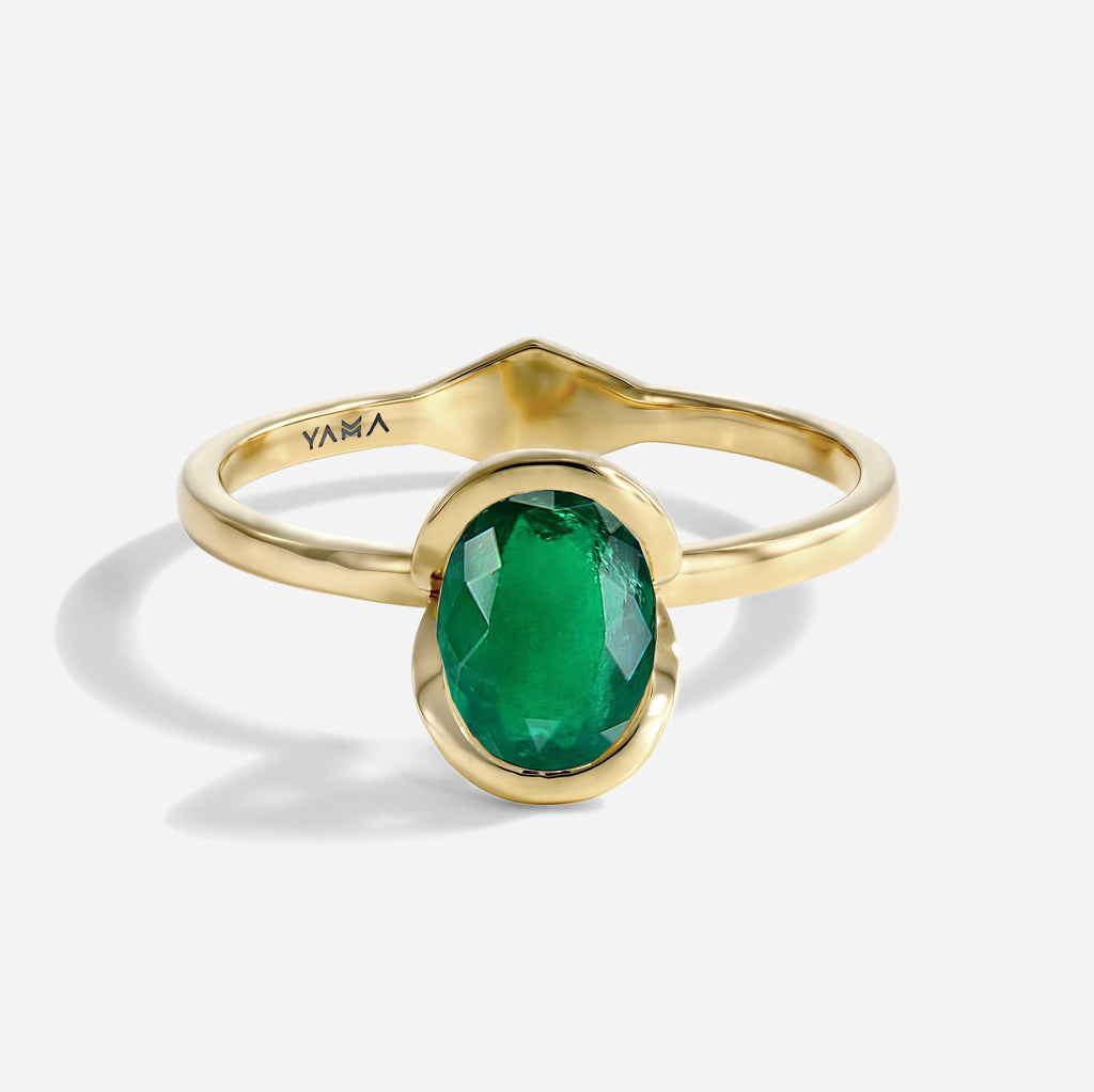 The Kiss Ring | Oval Cut Emerald