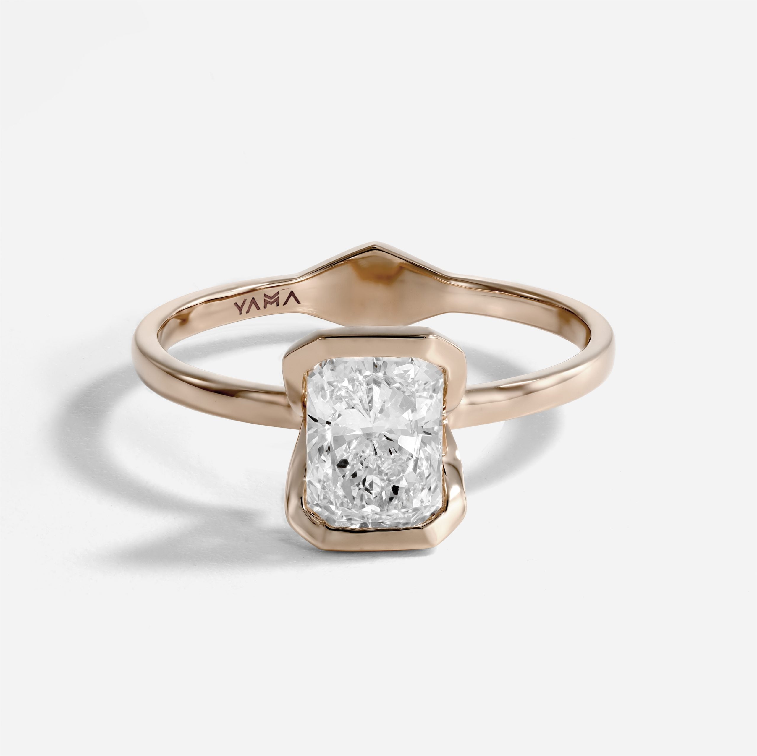 The Kiss Ring | Radiant