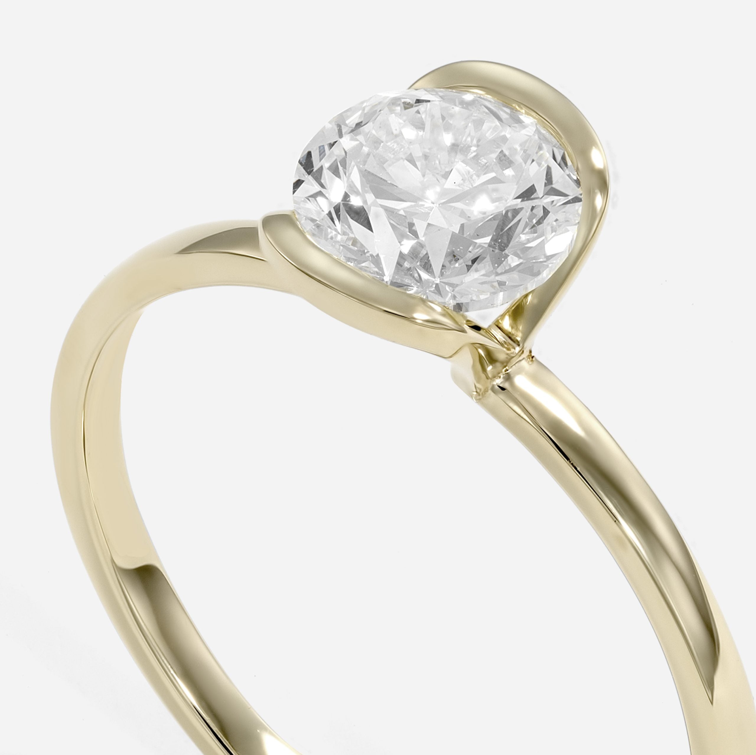 The Kiss Ring | Round