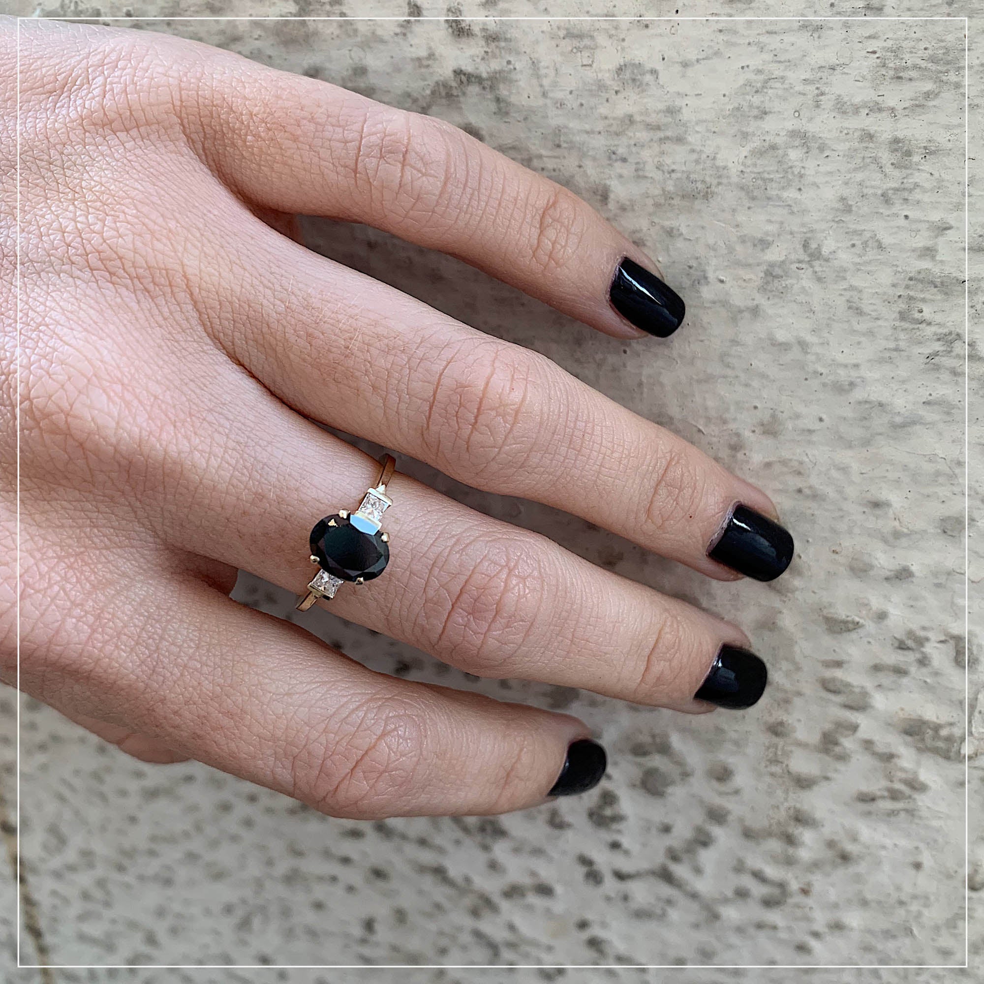 Oval & Princesses | Black Diamond